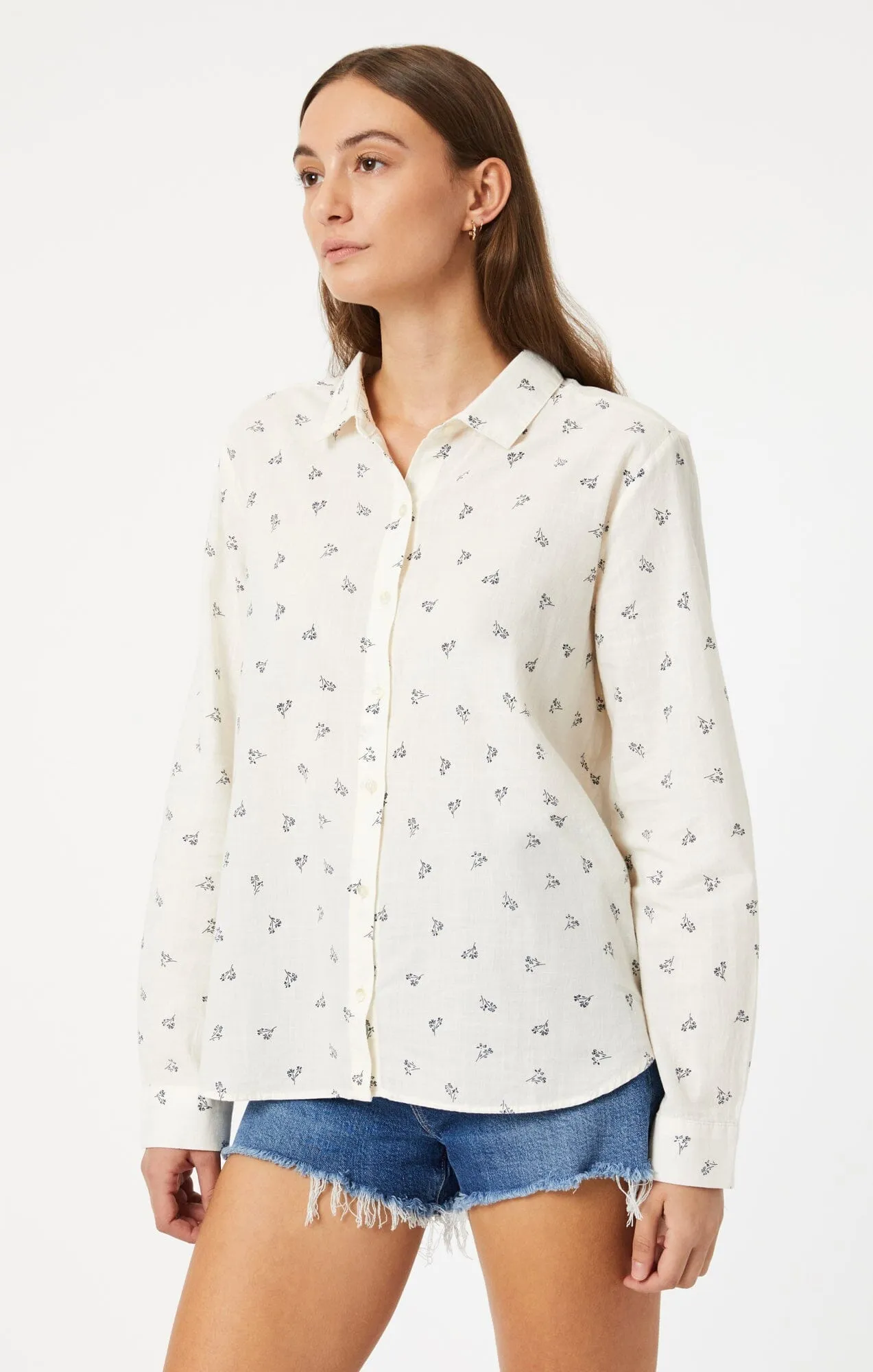 BUTTON-UP LONG SLEEVE SHIRT IN SIMPLE FLOWER PRINT